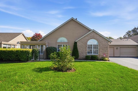 Photo of 92 Abbeycross Lane, Westerville, OH 43082 (MLS # 226039072)