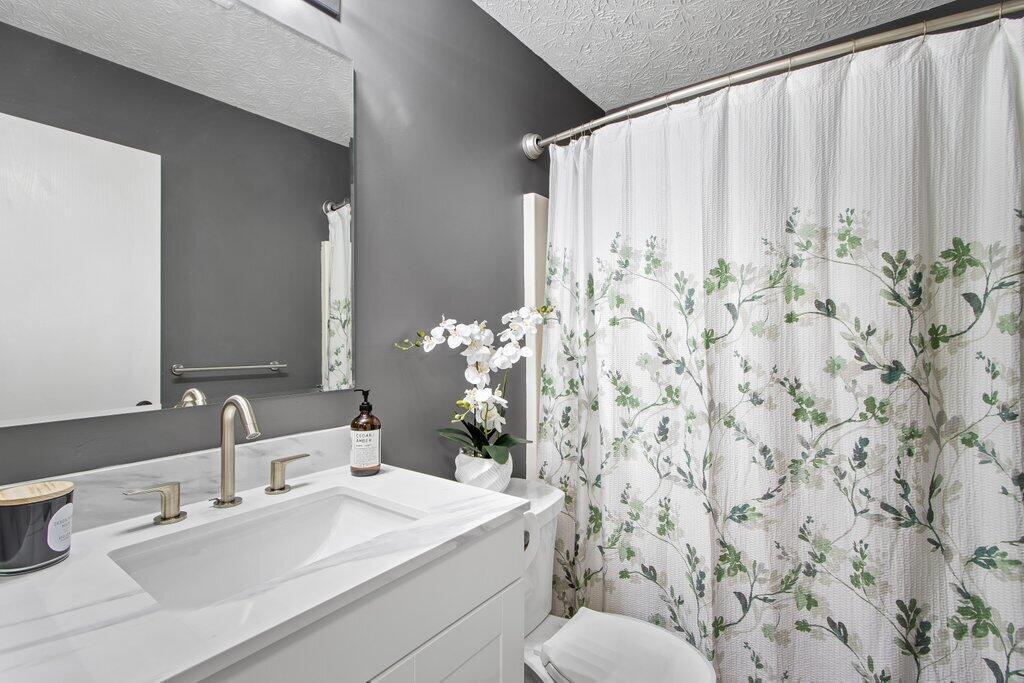5765 Redsand Road, Hilliard, Ohio image 24