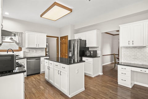 Tiny photo for 4764 Glencross Court, Grove City, OH 43123 (MLS # 226036394)