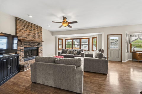 Tiny photo for 4764 Glencross Court, Grove City, OH 43123 (MLS # 226036394)