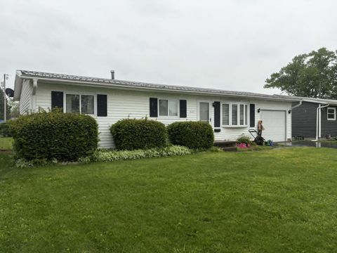 Photo of 517 E 5th Street, West Lafayette, OH 43845 (MLS # 226015130)