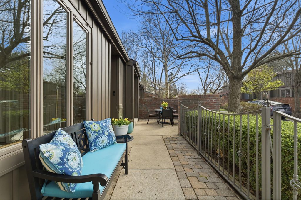 Photo of 107 Glen Drive, Worthington, OH 43085 (MLS # 226009692)