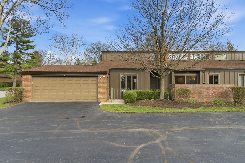 Photo of 107 Glen Drive, Worthington, OH 43085 (MLS # 226009692)