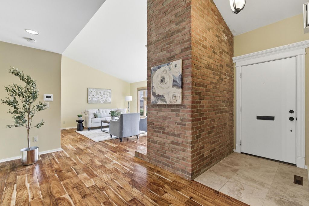 Photo of 107 Glen Drive, Worthington, OH 43085 (MLS # 226009692)