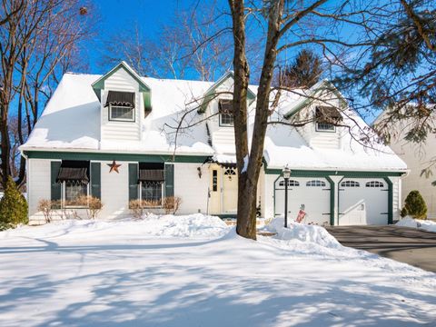 Photo of 5520 Ellinger Street, Columbus, OH 43235 (MLS # 226002731)