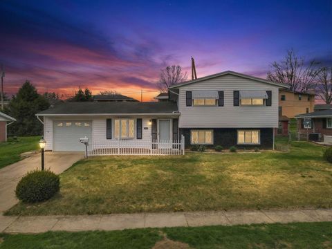 Photo of 184 Florence Avenue, Logan, OH 43138 (MLS # 226010271)