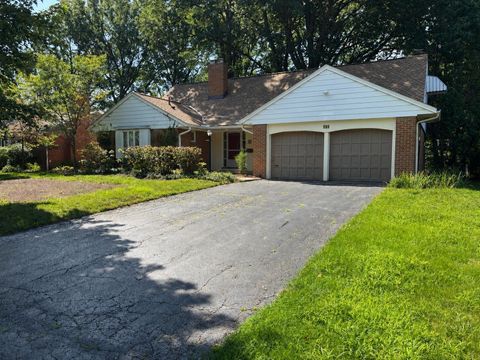 Photo of 121 Ceramic Drive, Columbus, OH 43214 (MLS # 226027944)