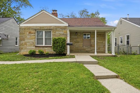Photo of 594 Whitethorne Avenue, Columbus, OH 43223 (MLS # 226014843)
