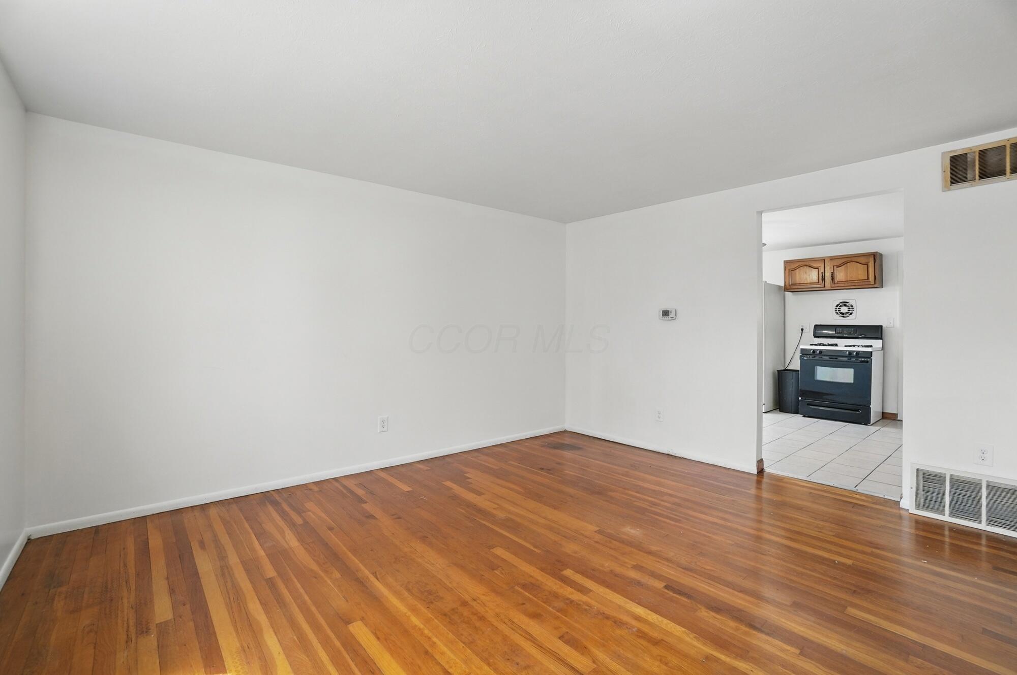 908 Higbee Drive, Columbus, Ohio image 8