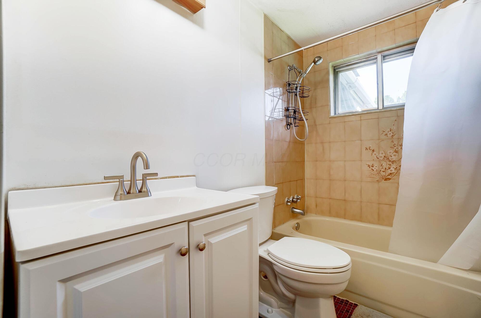 908 Higbee Drive, Columbus, Ohio image 17