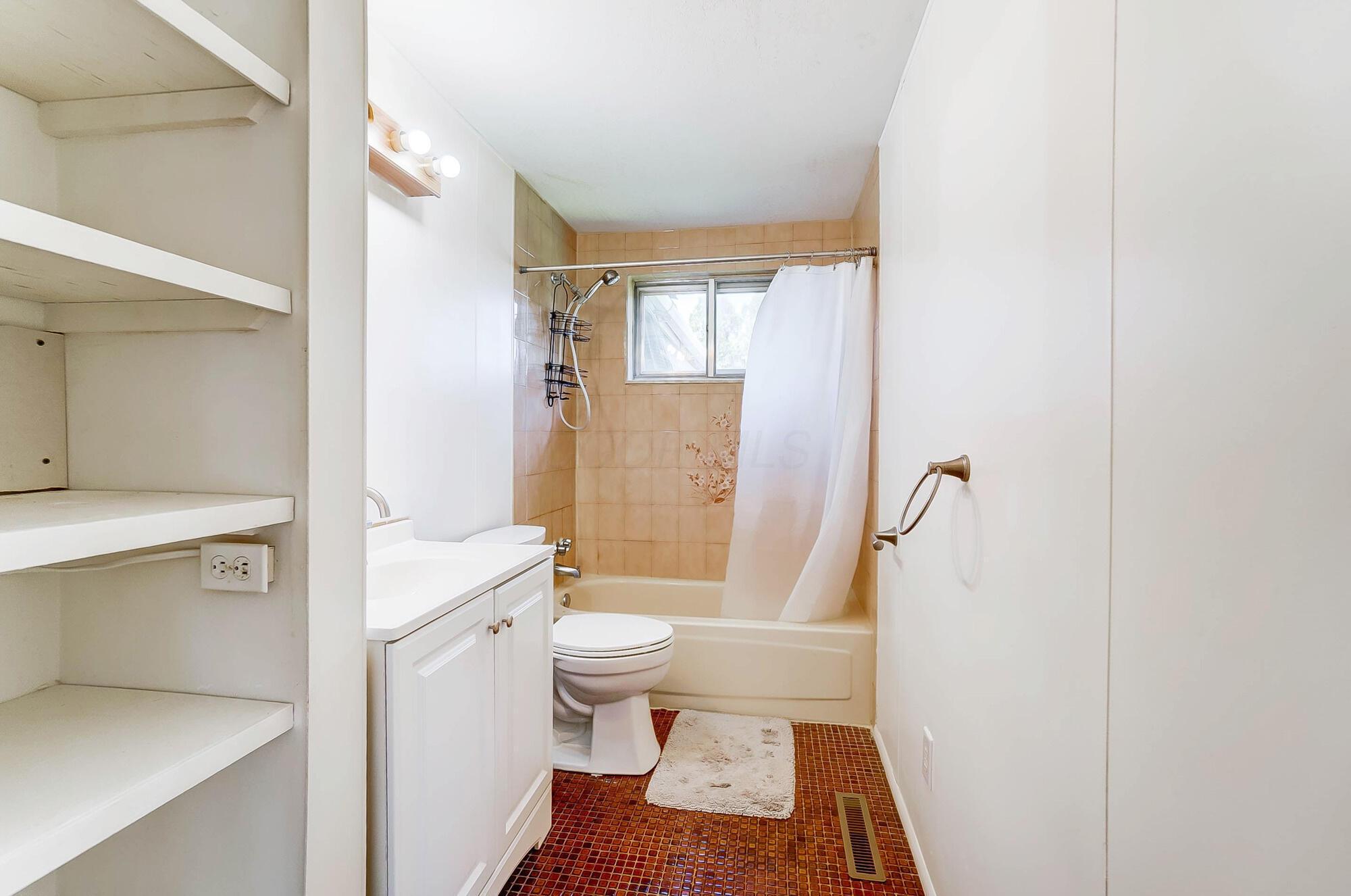 908 Higbee Drive, Columbus, Ohio image 16