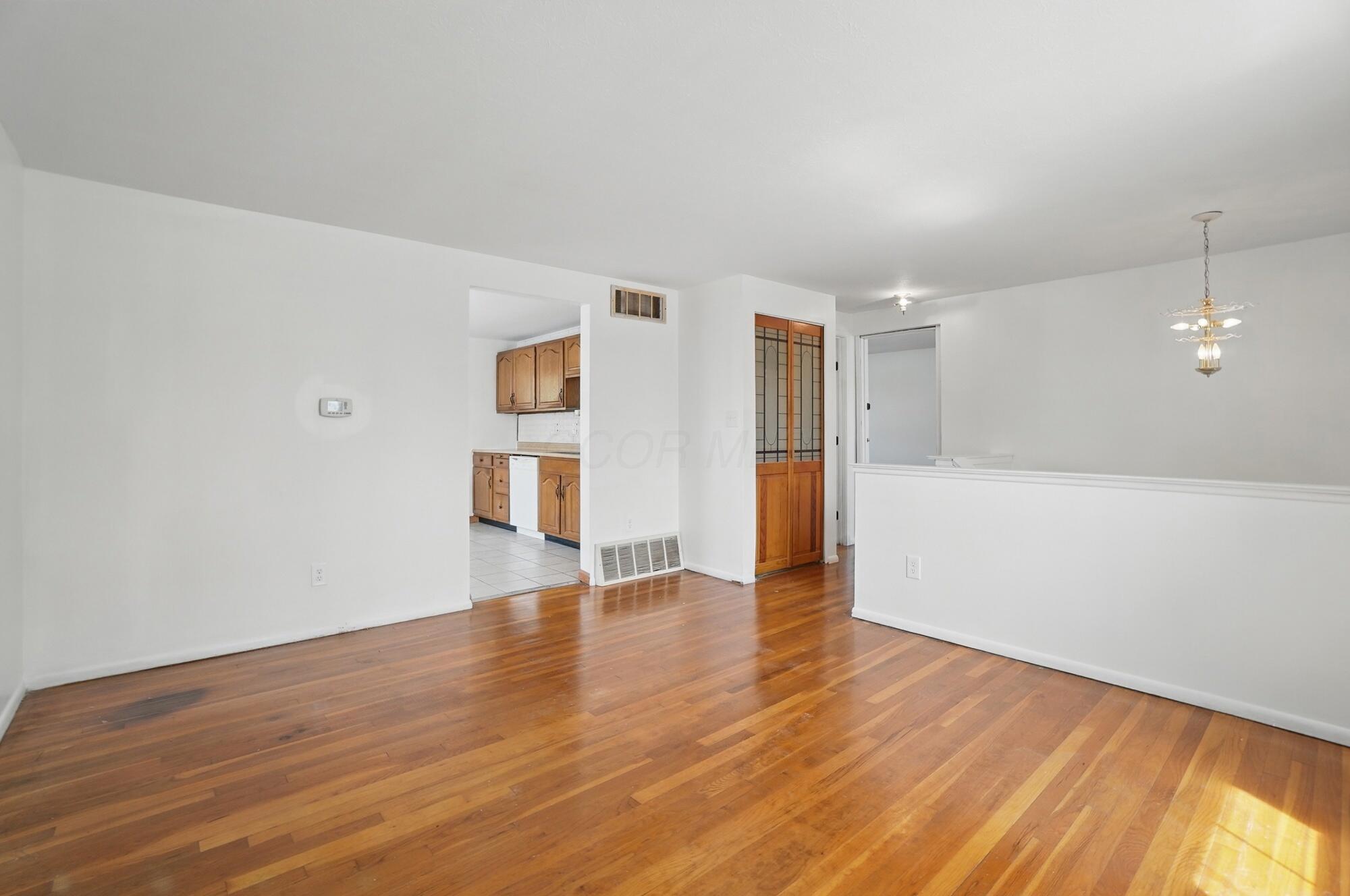 908 Higbee Drive, Columbus, Ohio image 13