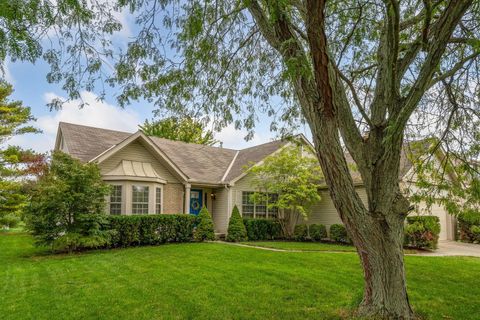 Photo of 5720 Sandymount Drive, Dublin, OH 43016 (MLS # 225039123) Photo of 5720 Sandymount Drive, Dublin, OH 43016 (MLS # 225039123)