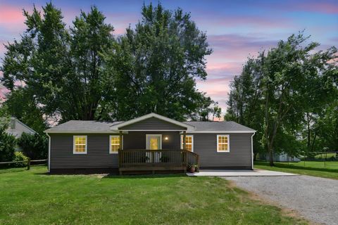 Photo of 8 Brown Avenue, Chillicothe, OH 45601 (MLS # 226024178)