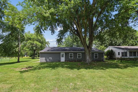 Tiny photo for 8 Brown Avenue, Chillicothe, OH 45601 (MLS # 226024178)