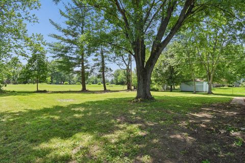 Tiny photo for 8 Brown Avenue, Chillicothe, OH 45601 (MLS # 226024178)