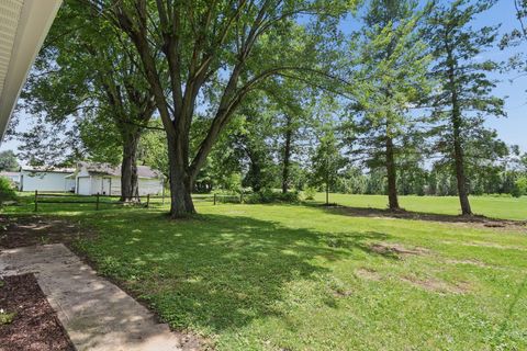 Tiny photo for 8 Brown Avenue, Chillicothe, OH 45601 (MLS # 226024178)