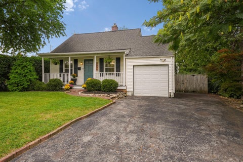 Photo of 1006 Chambers Circle, Columbus, OH 43212 (MLS # 226035622)