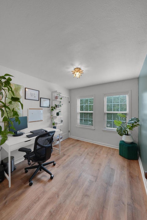 Tiny photo for 1006 Chambers Circle, Columbus, OH 43212 (MLS # 226035622)