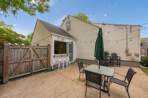Tiny photo for 1006 Chambers Circle, Columbus, OH 43212 (MLS # 226035622)