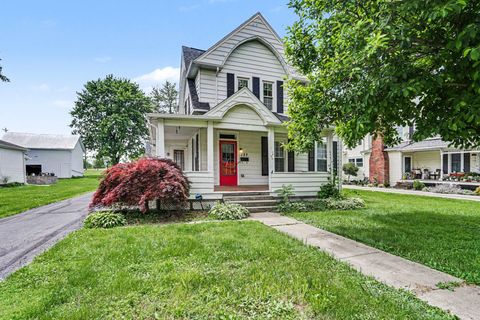 Photo of 127 N Main Street, Johnstown, OH 43031 (MLS # 226021027)