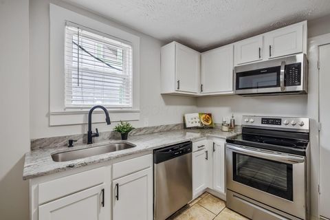 Tiny photo for 756 Seymour Avenue, Columbus, OH 43205 (MLS # 225042091)