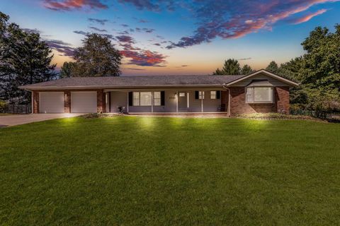 Photo of 1709 Northwood Drive NE, Lancaster, OH 43130 (MLS # 225035534) Photo of 1709 Northwood Drive NE, Lancaster, OH 43130 (MLS # 225035534)