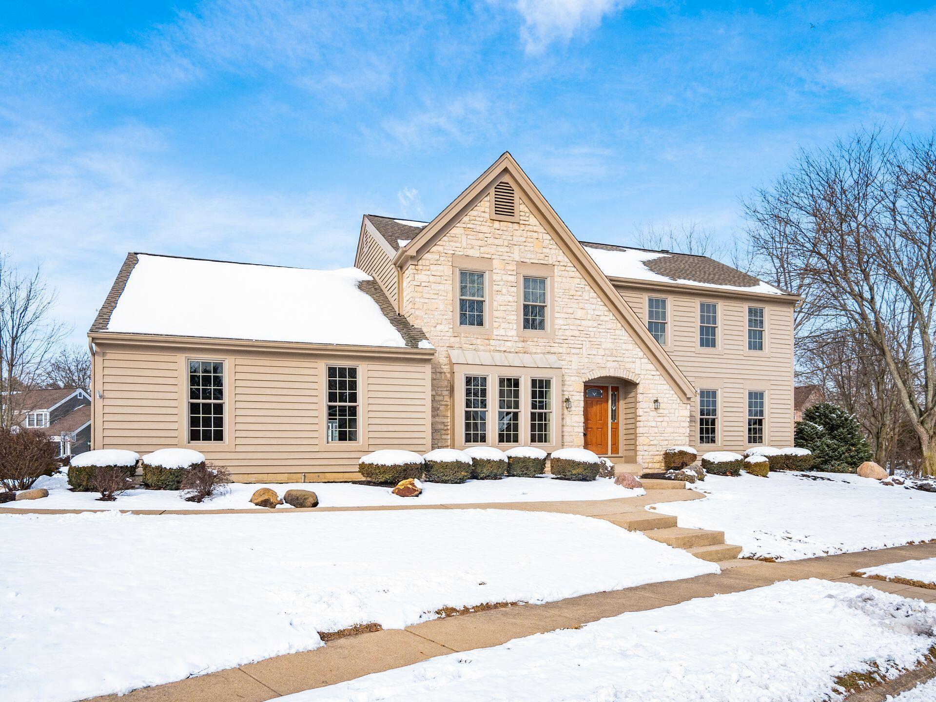 4797 Riverwood Drive, Hilliard, Ohio image 1