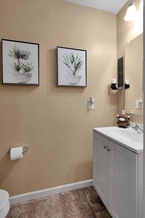 Tiny photo for 2940 Sussex Place Drive, Grove City, OH 43123 (MLS # 226005771)