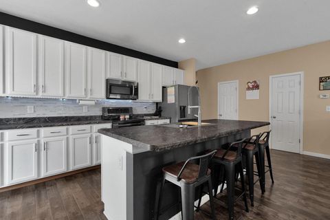 Tiny photo for 2940 Sussex Place Drive, Grove City, OH 43123 (MLS # 226005771)