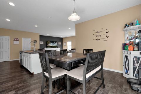 Tiny photo for 2940 Sussex Place Drive, Grove City, OH 43123 (MLS # 226005771)