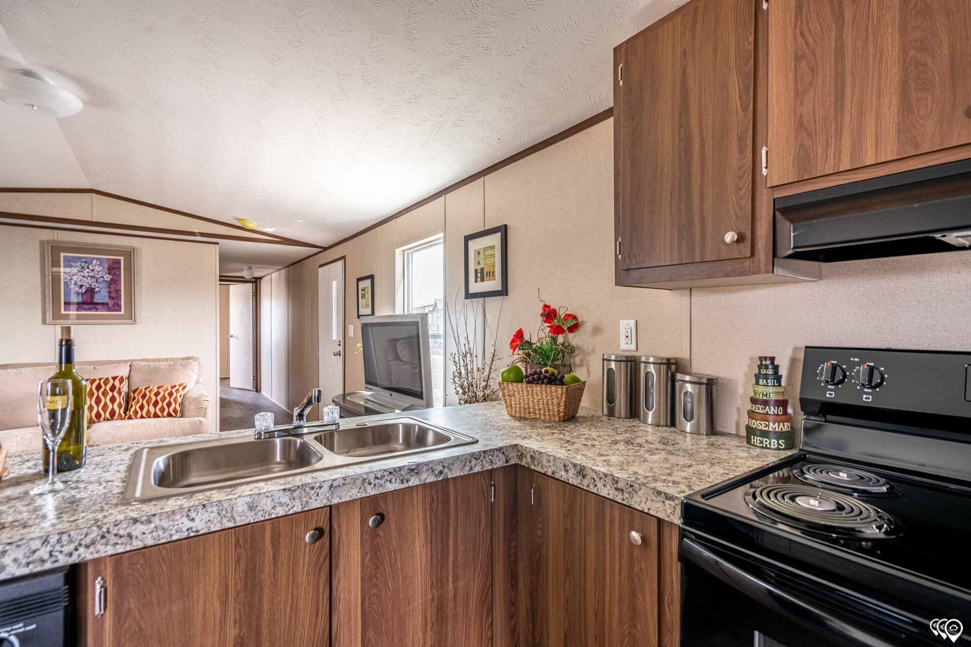6277 Blue Bell Lane, Orient, Ohio image 3