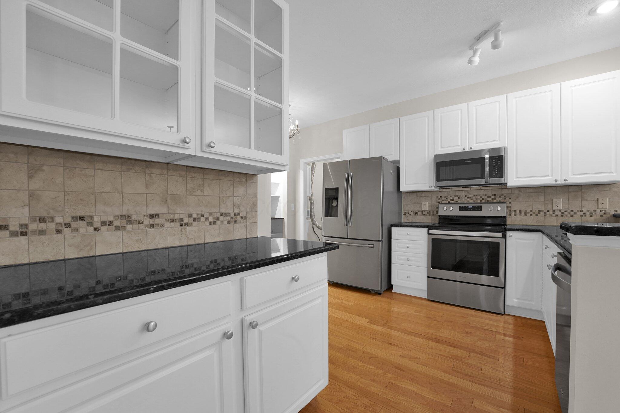 906 Villas Drive, Pataskala, Ohio image 11