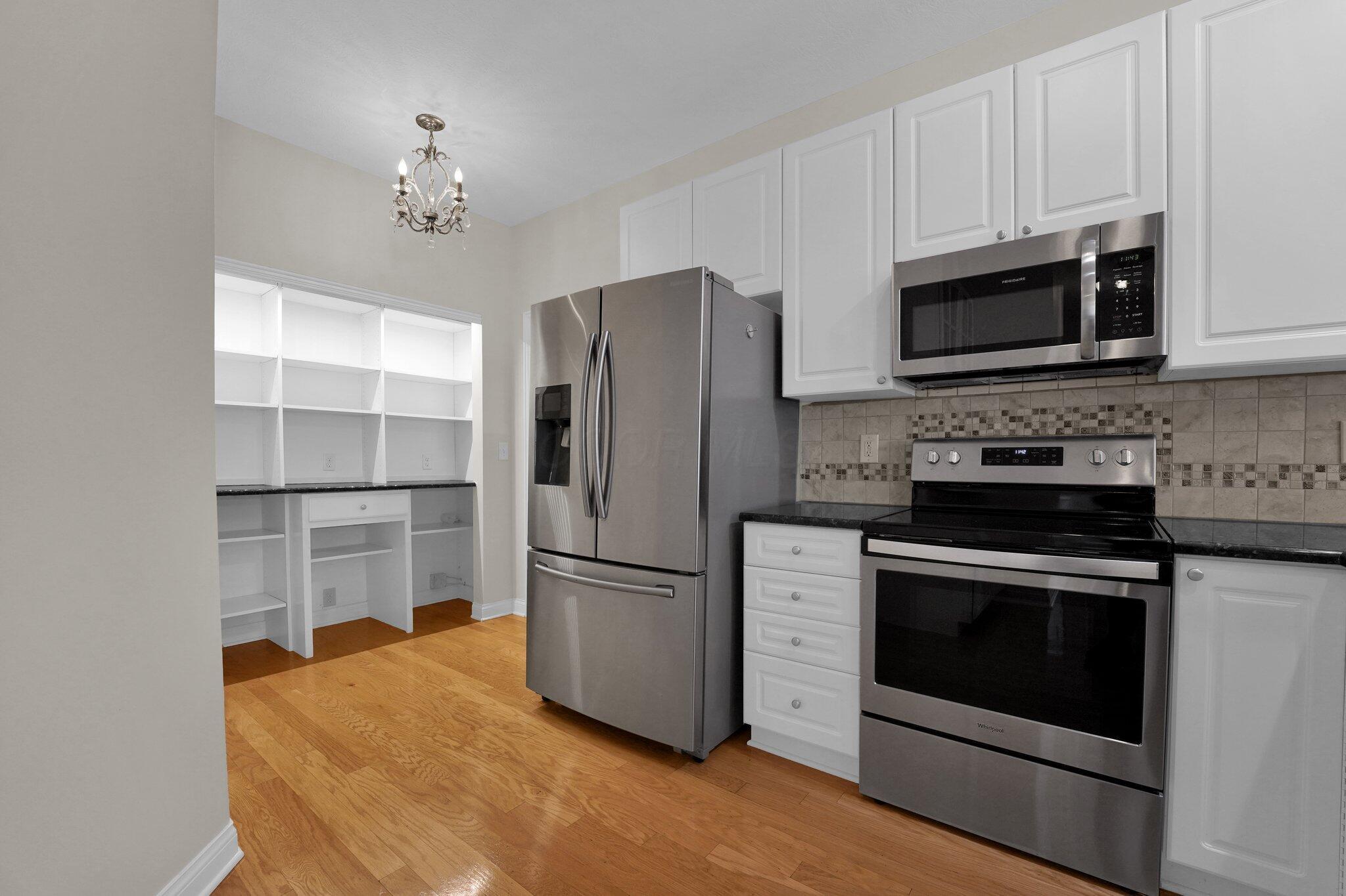 906 Villas Drive, Pataskala, Ohio image 8