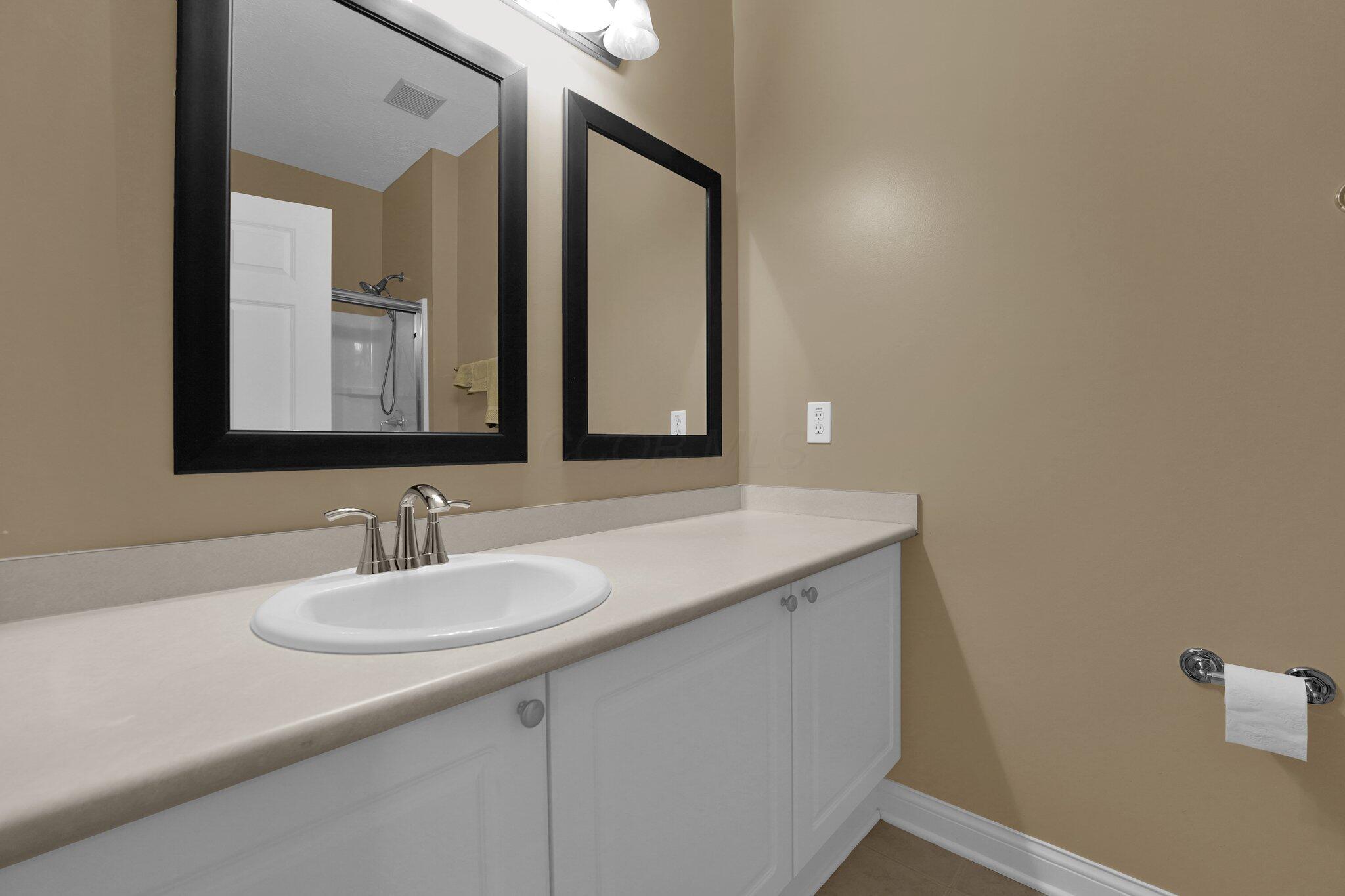 906 Villas Drive, Pataskala, Ohio image 24