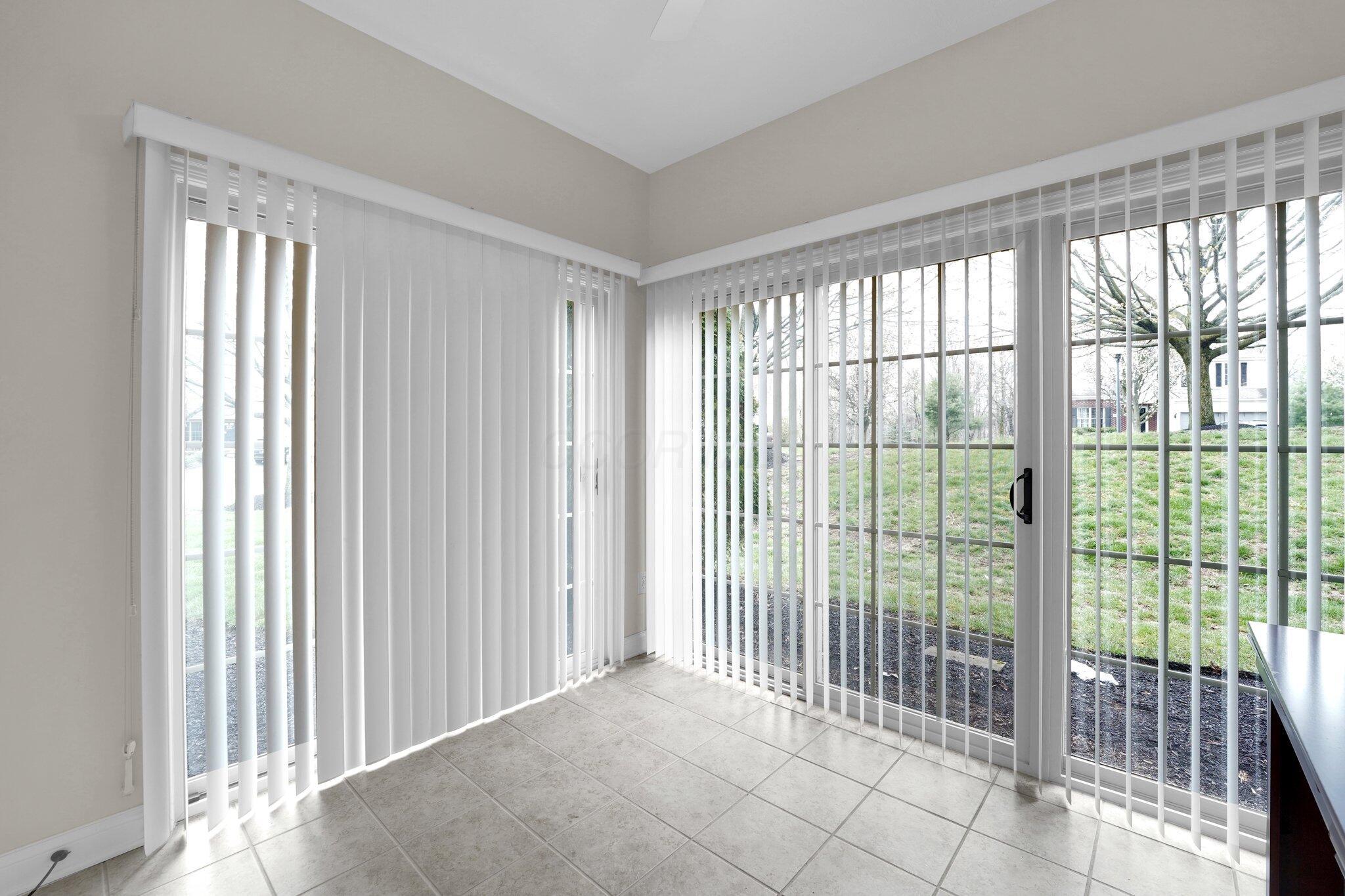 906 Villas Drive, Pataskala, Ohio image 14