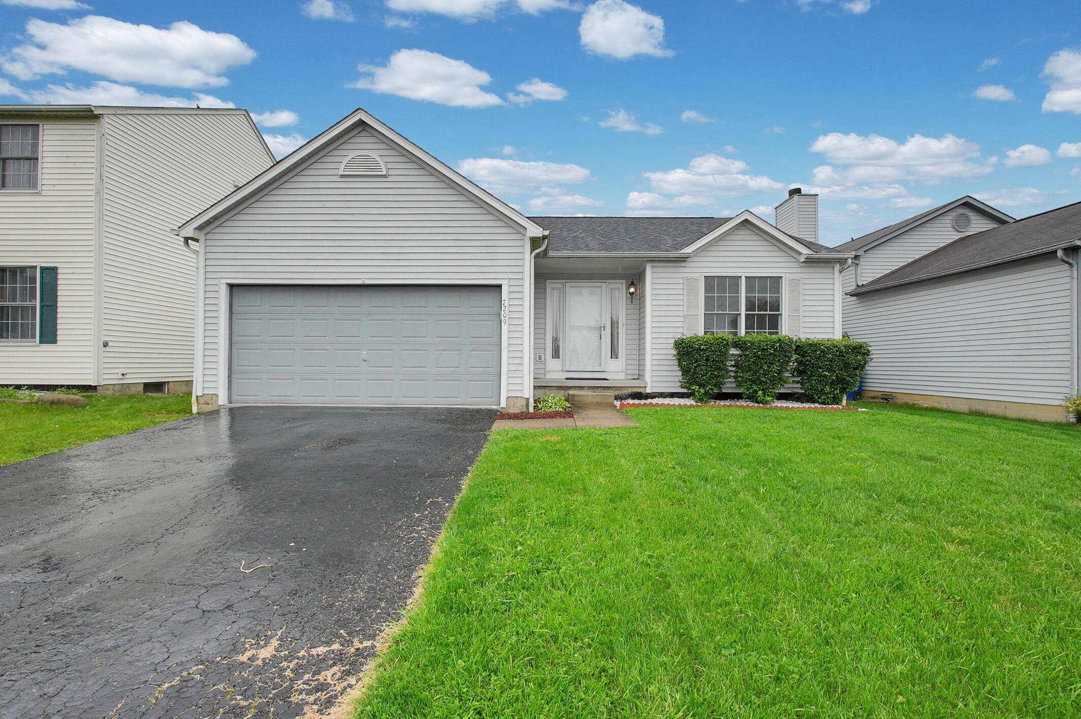 7209 Oliver Winchester Drive, Canal Winchester, Ohio image 2