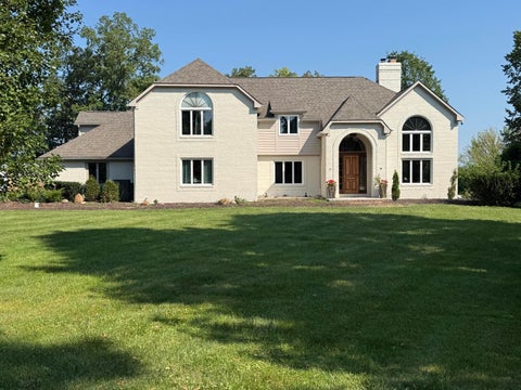 Photo of 5200 Betonywood Place, Dublin, OH 43016 (MLS # 226033815)