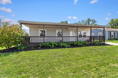 Photo of 1099 Secrest Avenue, Columbus, OH 43207 (MLS # 225028896)