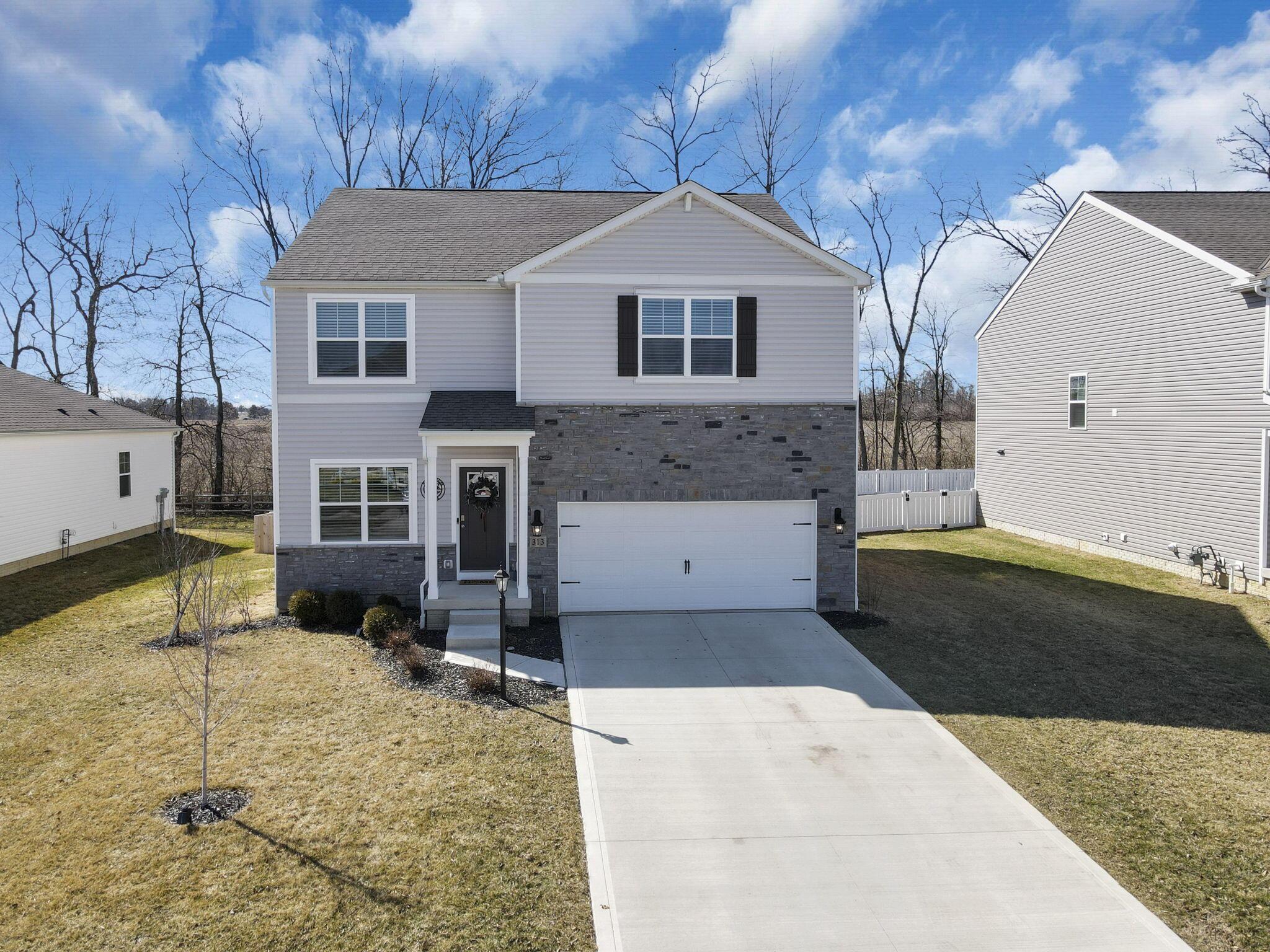 313 Creek View Drive, Commercial Point, Ohio image 2