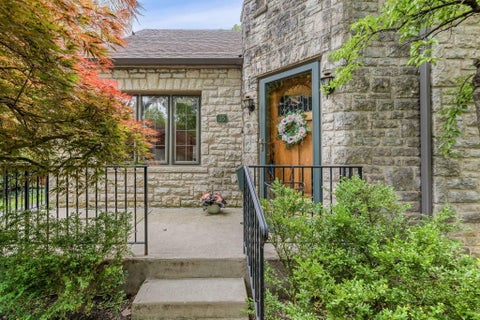 Tiny photo for 35 Brevoort Road, Columbus, OH 43214 (MLS # 226023813)
