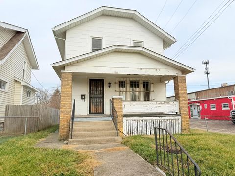 Photo of 758 Hanford Street, Columbus, OH 43206 (MLS # 226000748)