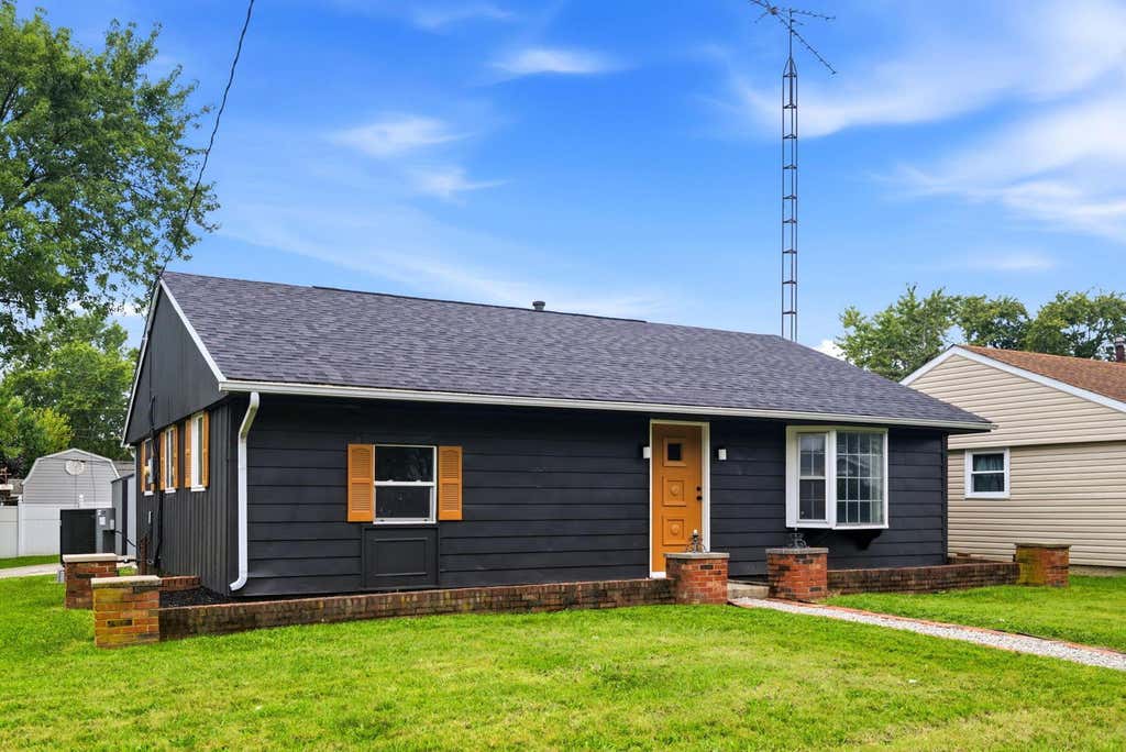 Photo of 589 Uncapher Avenue, Marion, OH 43302 (MLS # 226031071)