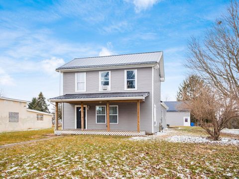 Photo of 24 Main Street, Bloomingburg, OH 43106 (MLS # 226005290)