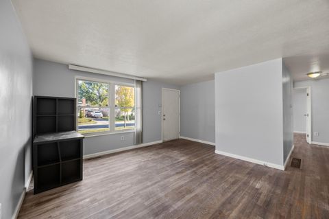 Tiny photo for 3881 Lexmont Road S, Columbus, OH 43228 (MLS # 225037786)