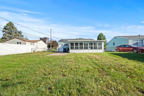 Tiny photo for 3881 Lexmont Road S, Columbus, OH 43228 (MLS # 225037786)