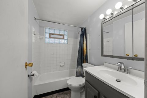 Tiny photo for 3881 Lexmont Road S, Columbus, OH 43228 (MLS # 225037786)