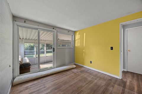 Tiny photo for 3881 Lexmont Road S, Columbus, OH 43228 (MLS # 225037786)
