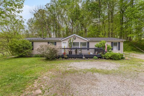 Photo of 10541 Clearport Road SW, Amanda, OH 43102 (MLS # 226014293)