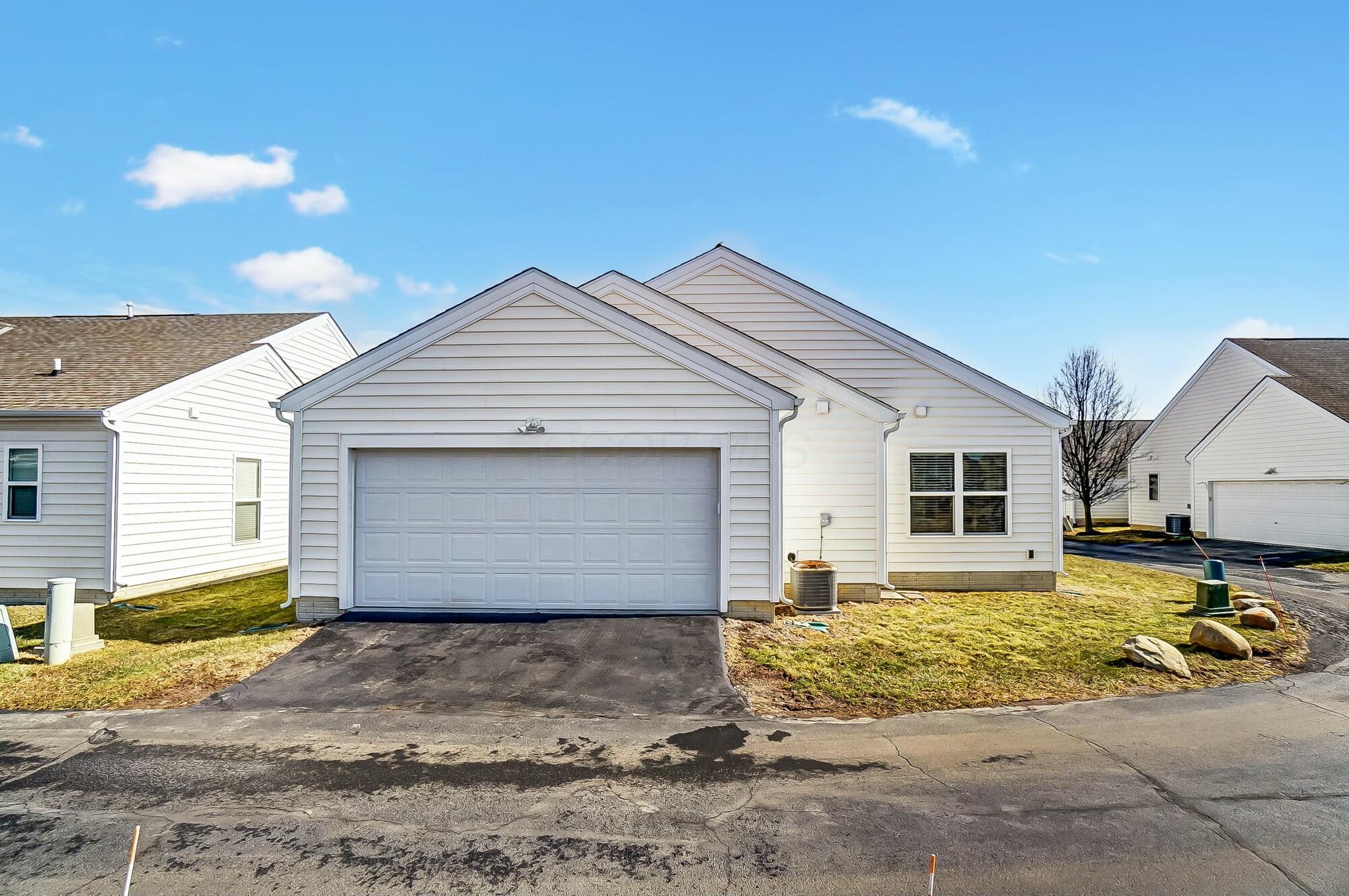 5559 Tumbling Creek Drive #54, Dublin, Ohio image 32